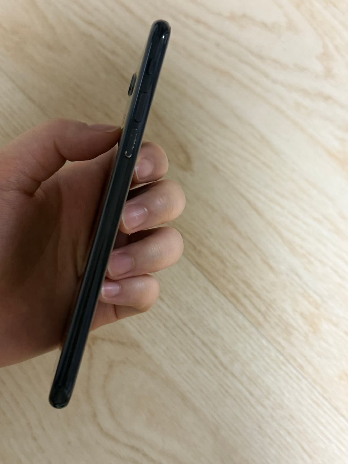 아이폰8 블랙 128GB 상품이미지3