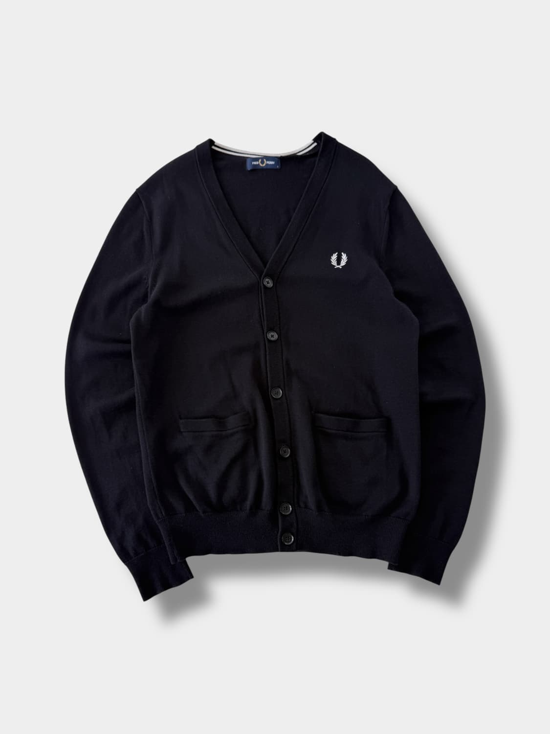 프레드페리 루즈핏 블랙 클래식 메리노 울 가디건 상품이미지1
