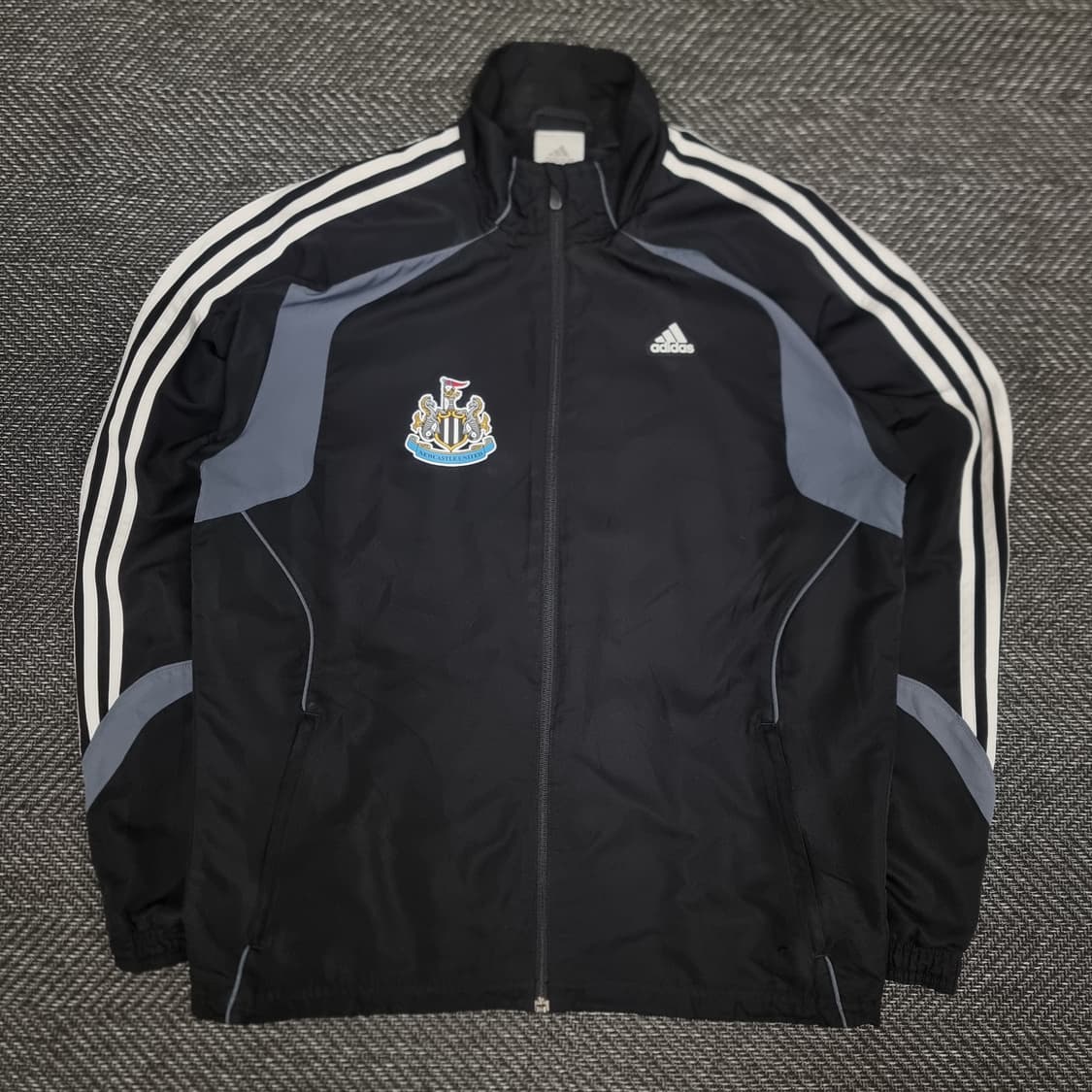 아디다스 뉴캐슬 커스텀 바람막이 상품이미지1