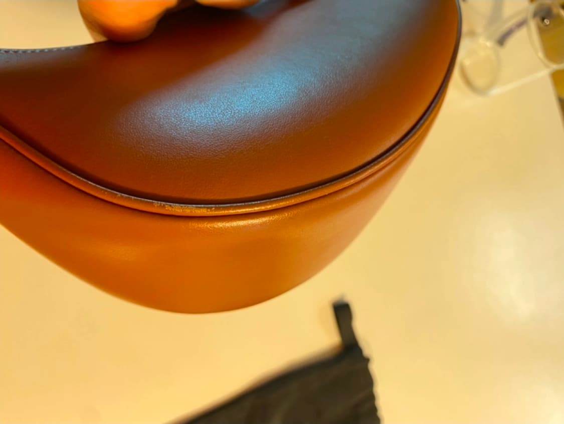 셀린느 트리옹프 아바백 브라운 상품이미지4