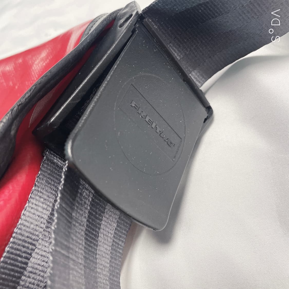 프라이탁 하파오 레드화이트 크로스백 상품이미지10