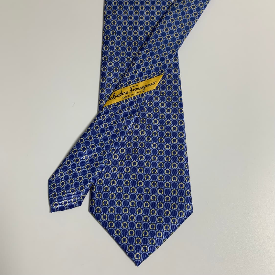 살바토레 페레가모(Ferragamo) 간치니 로고플레이 명품넥타이 최상급 상품이미지3