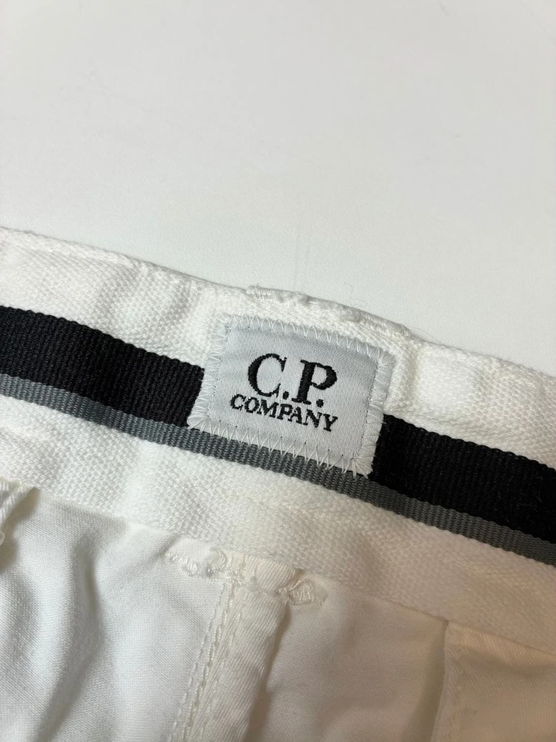 CP컴퍼니 사틴 스트레치 렌즈 포켓 팬츠 PN8356 상품이미지9