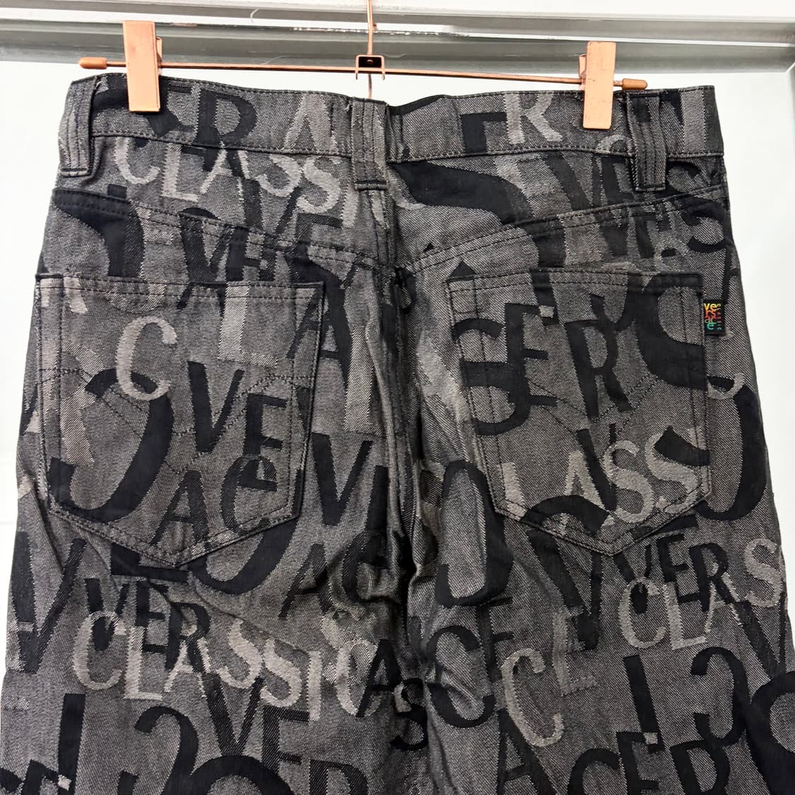 베르사체 클래식 멀티로고 데님 팬츠 상품이미지7