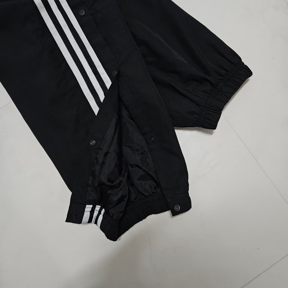 L 아디다스 사이드버튼 나일론 조거 트랙팬츠 상품이미지2