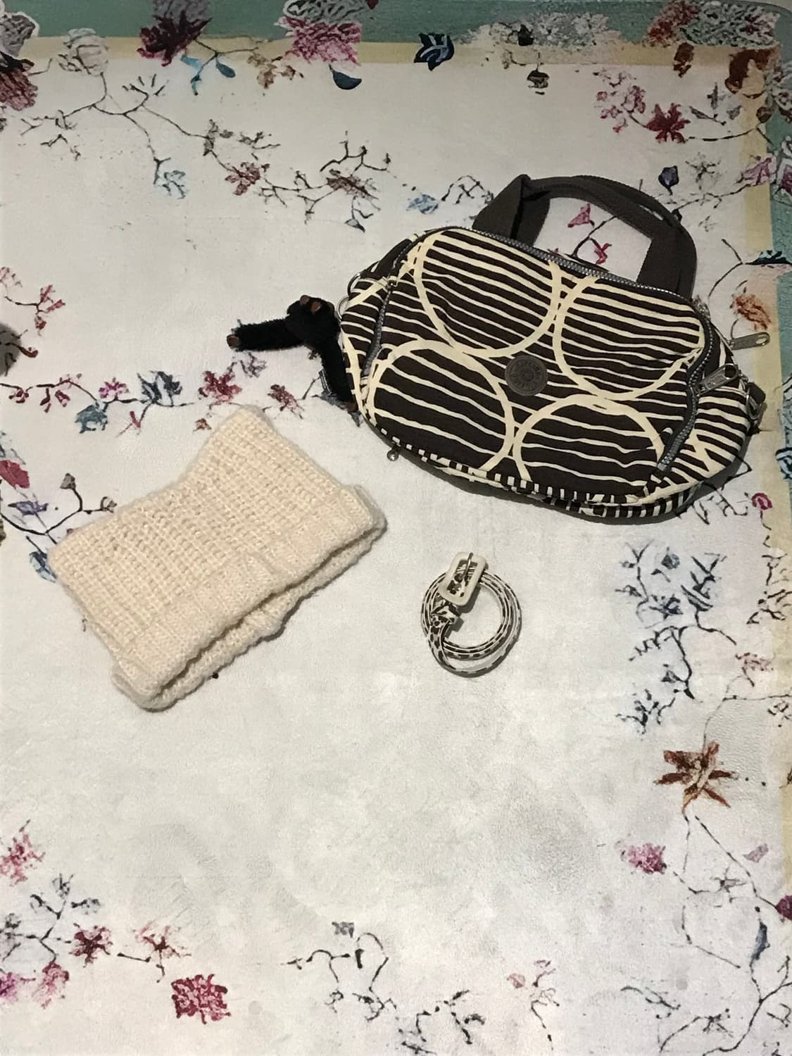 브라운 자켓+레이스 목폴라+자수데님 코디셋. 차분한 무드 상품이미지10