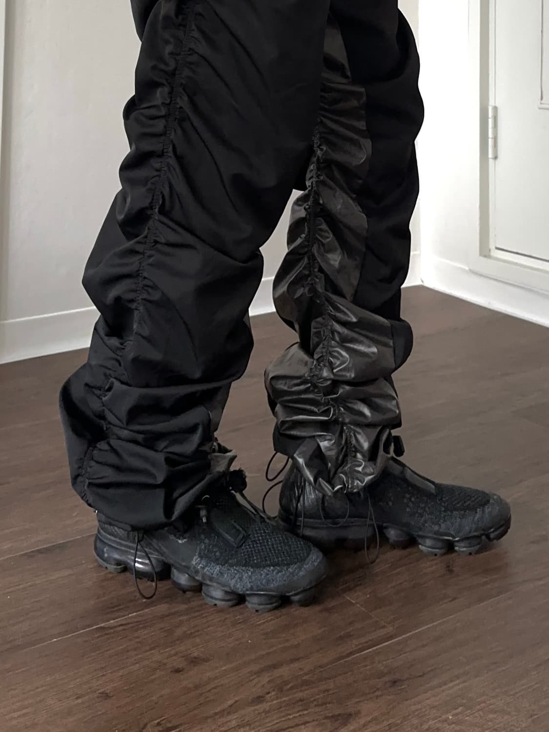 실버 코티드 셔링 & 스트링 팬츠 상품이미지1