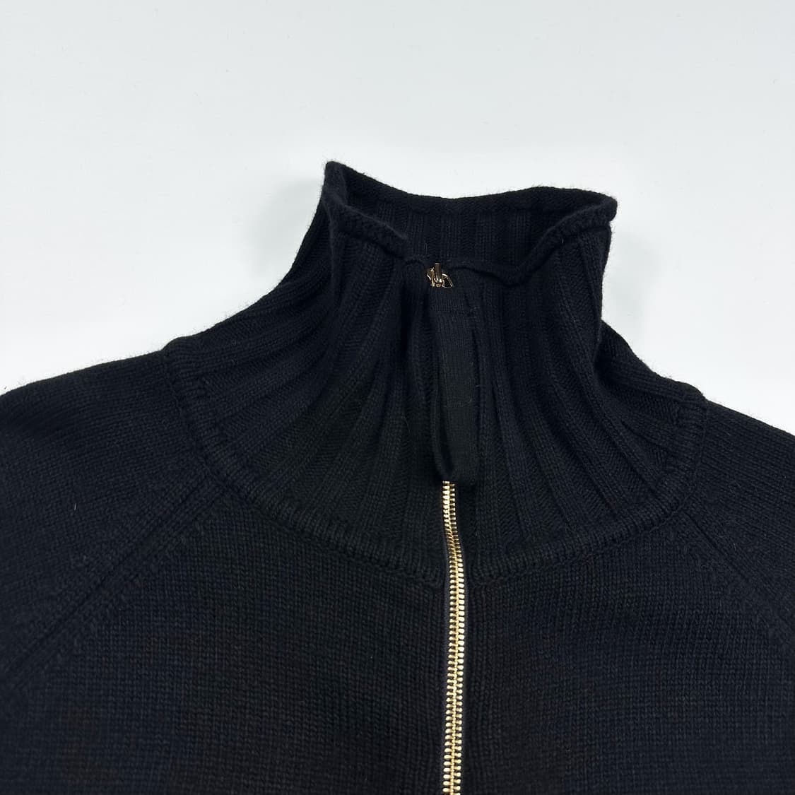 마뗑킴 백로고 미니멀 니트 집업 블랙 여성S 상품이미지4