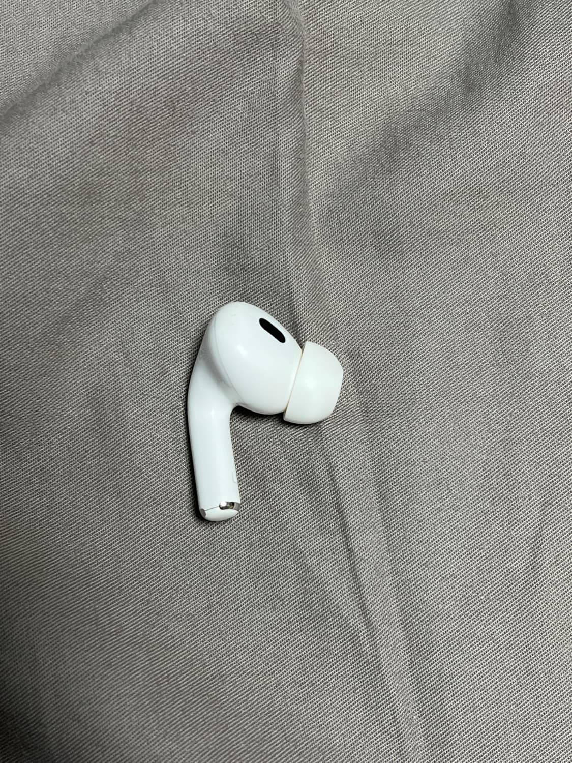 에어팟 프로 2세대 왼쪽 상품이미지1