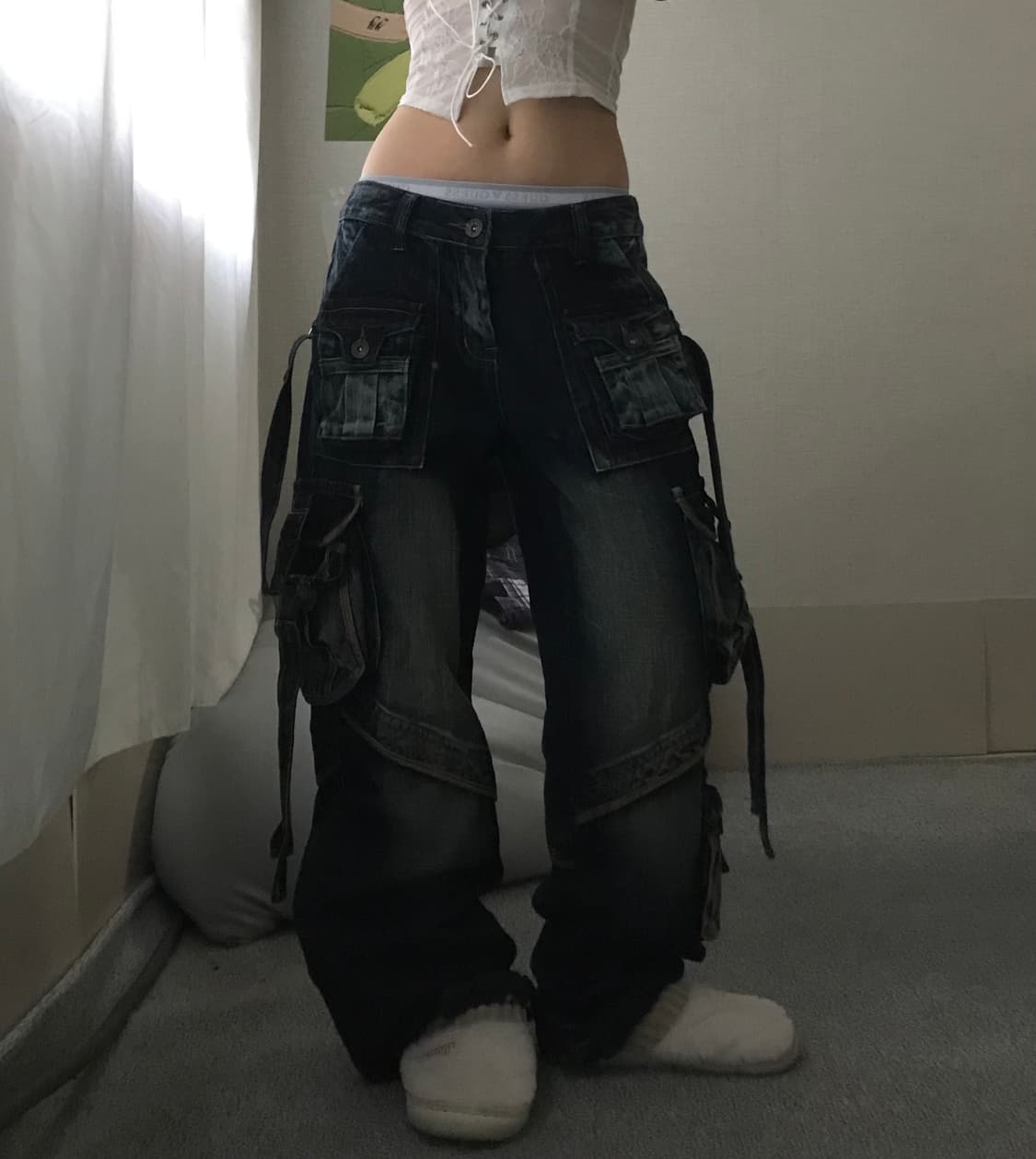 워시드 스트랩디테일 데님카고팬츠 상품이미지1