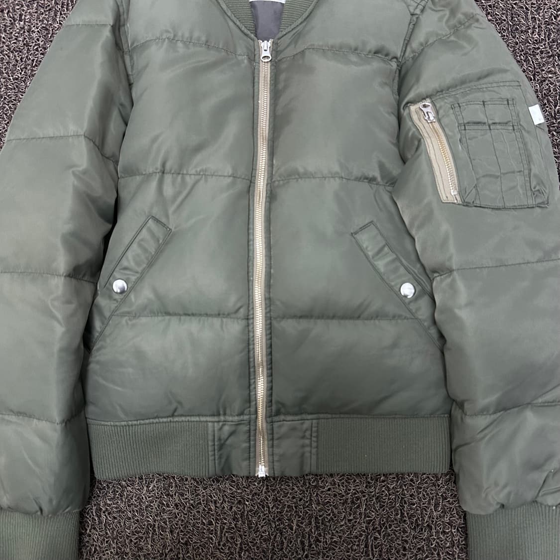 디스이즈네버댓 MA-1 다운 패딩 봄버 자켓 카키 S 상품이미지3