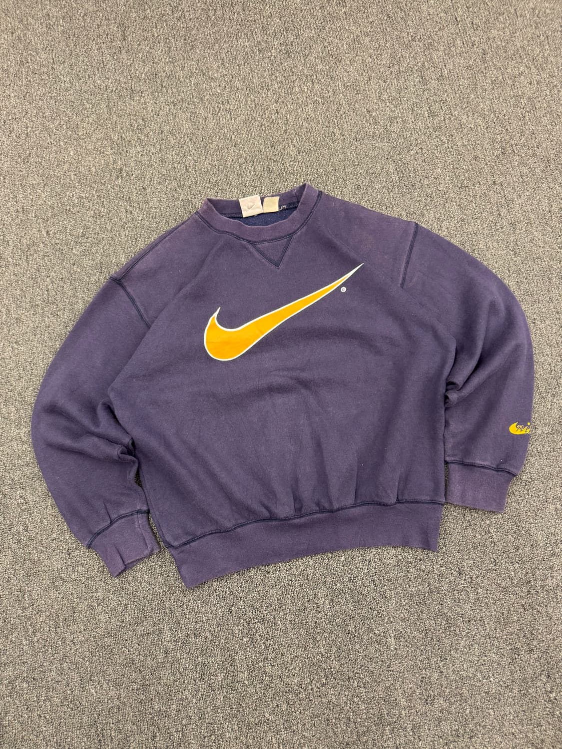 S)90’나이키 빈티지 실버탭 스우시 프린팅 네이비 스웻 셔츠 상품이미지1