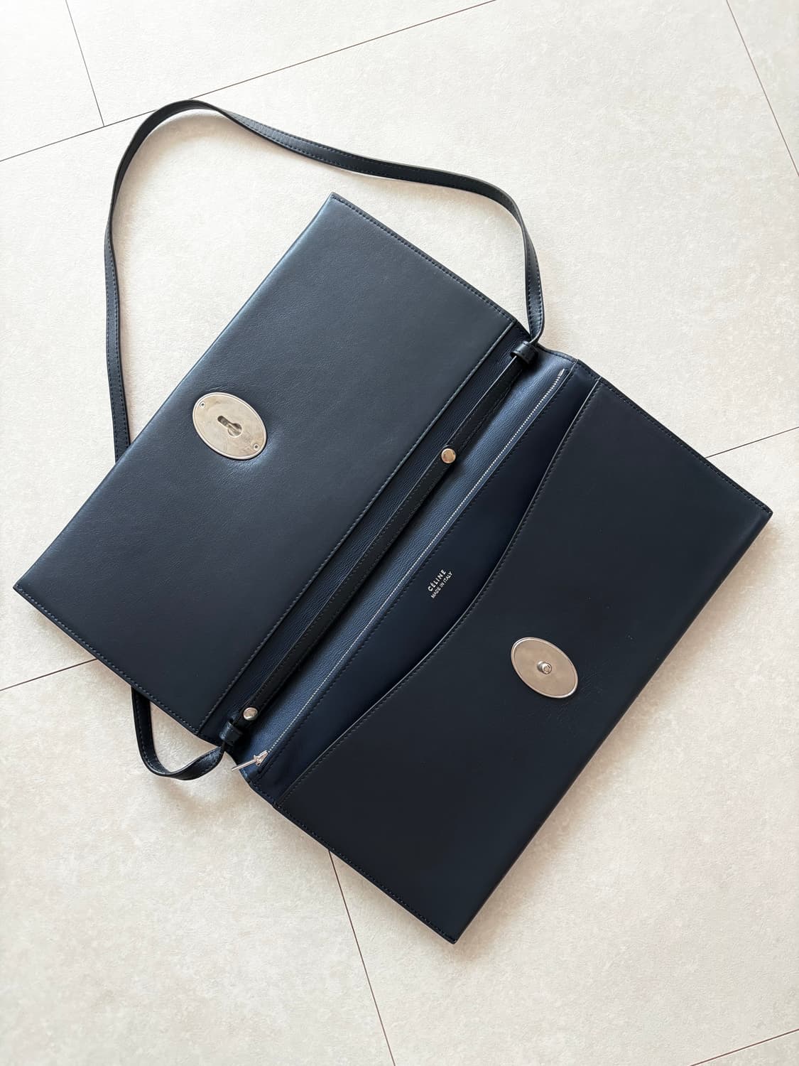 Celine-Oval Clutch Bag (오발 클러치백) 상품이미지3