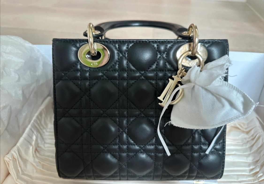 (정품)디올 레이디백 스몰 블랙 상품이미지4
