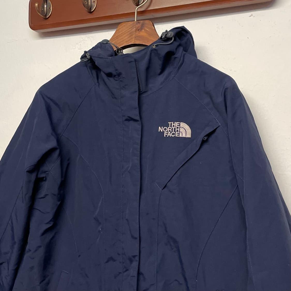 노스페이스 (우먼) 사선지퍼 바람막이 자켓 상품이미지2