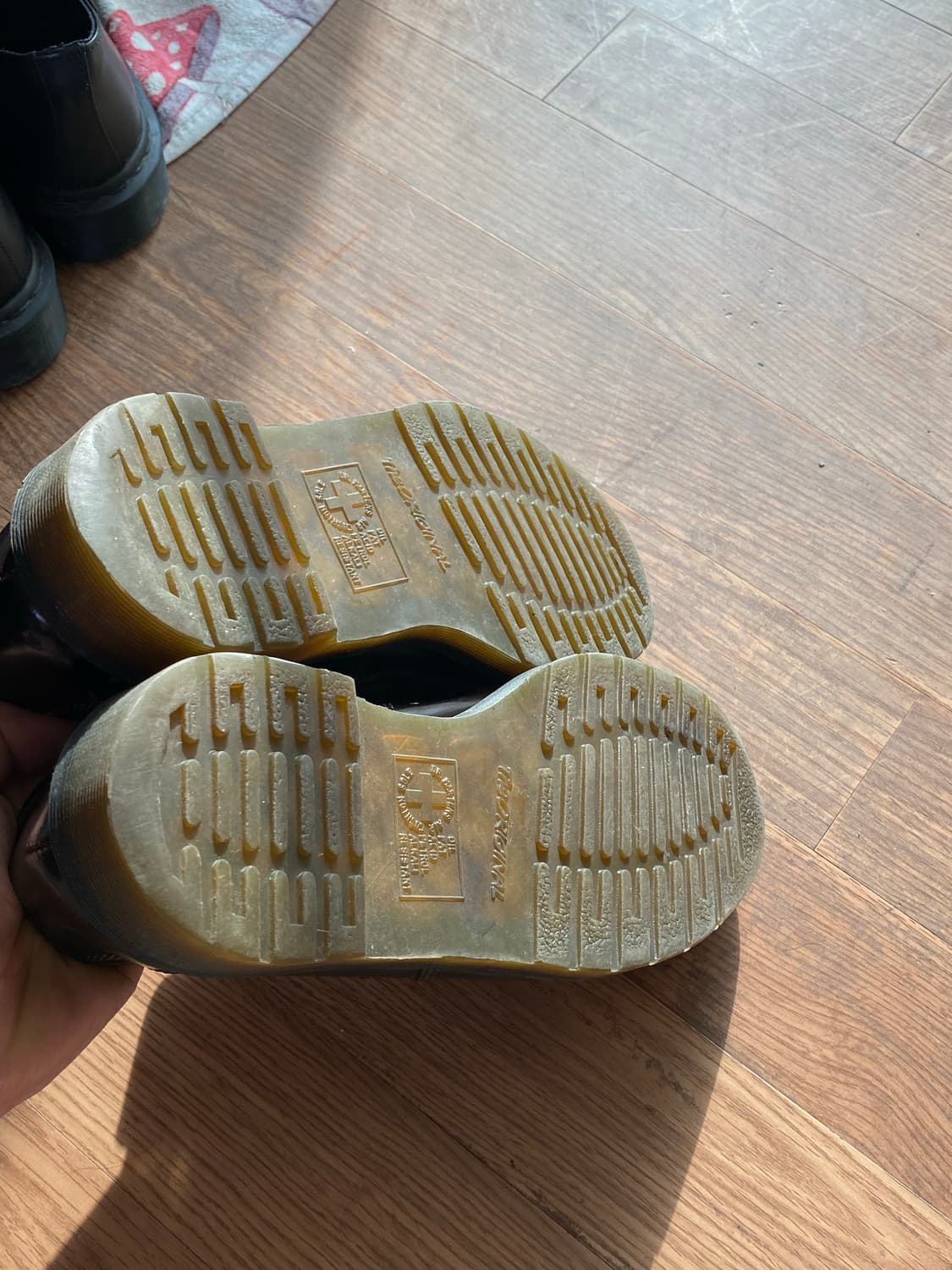 닥터마틴 아드리안 체리레드 250 상품이미지4