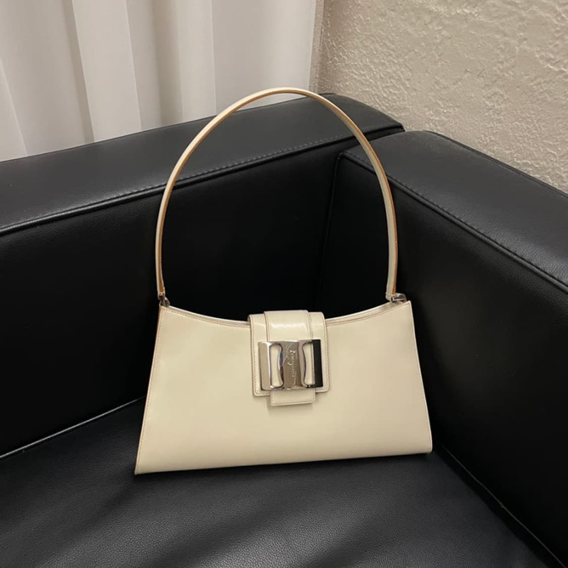 정품) 페라가모 간치니 호보백 숄더백 상품이미지2