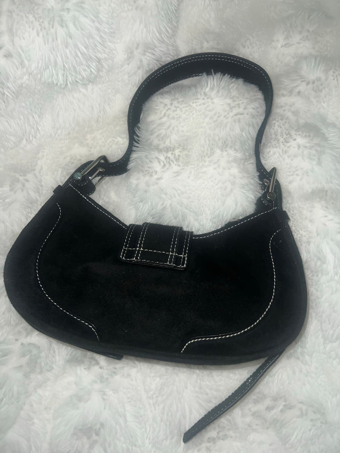 오소이 버클 호보백 블랙 상품이미지3