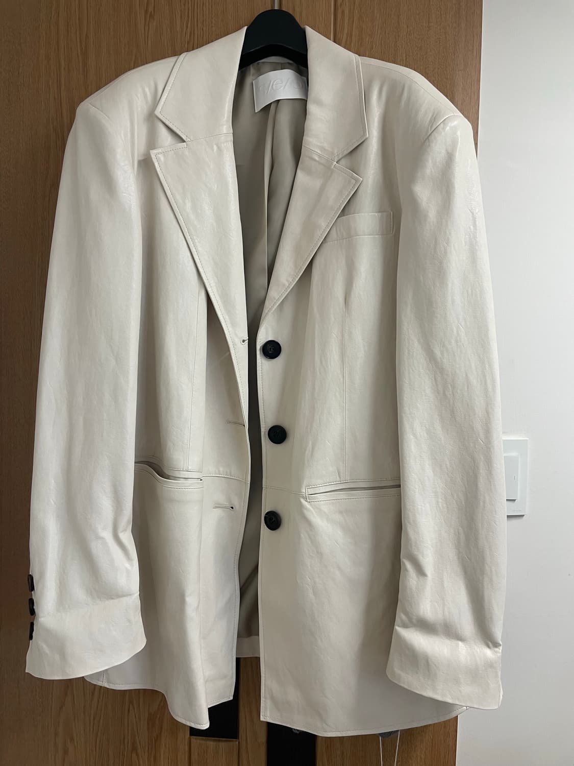 에스이오 seo 와이드 화이트 레더 재킷 상품이미지1