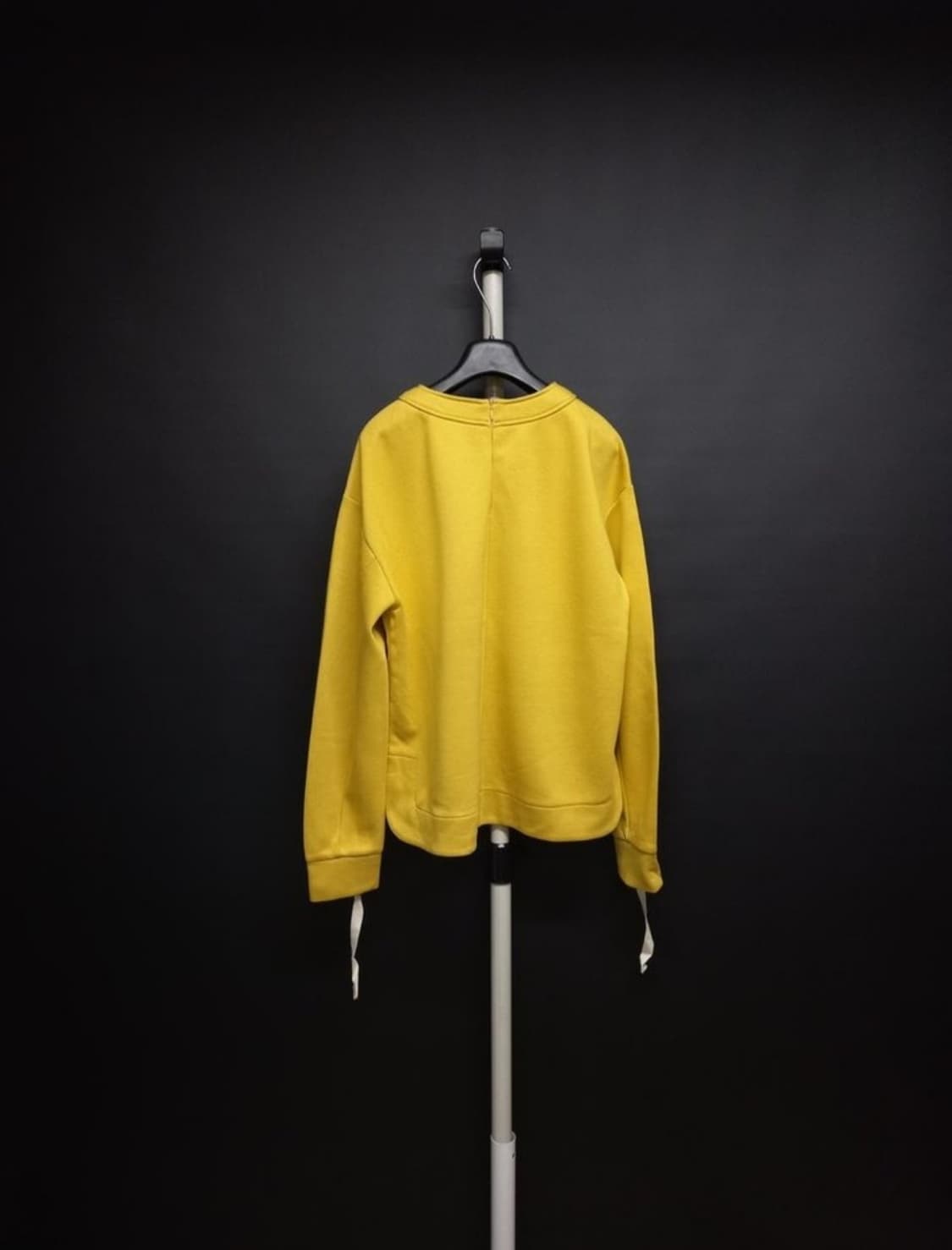 세컨플로어 얇은 네오프렌 맨투맨 55.66 상품이미지2