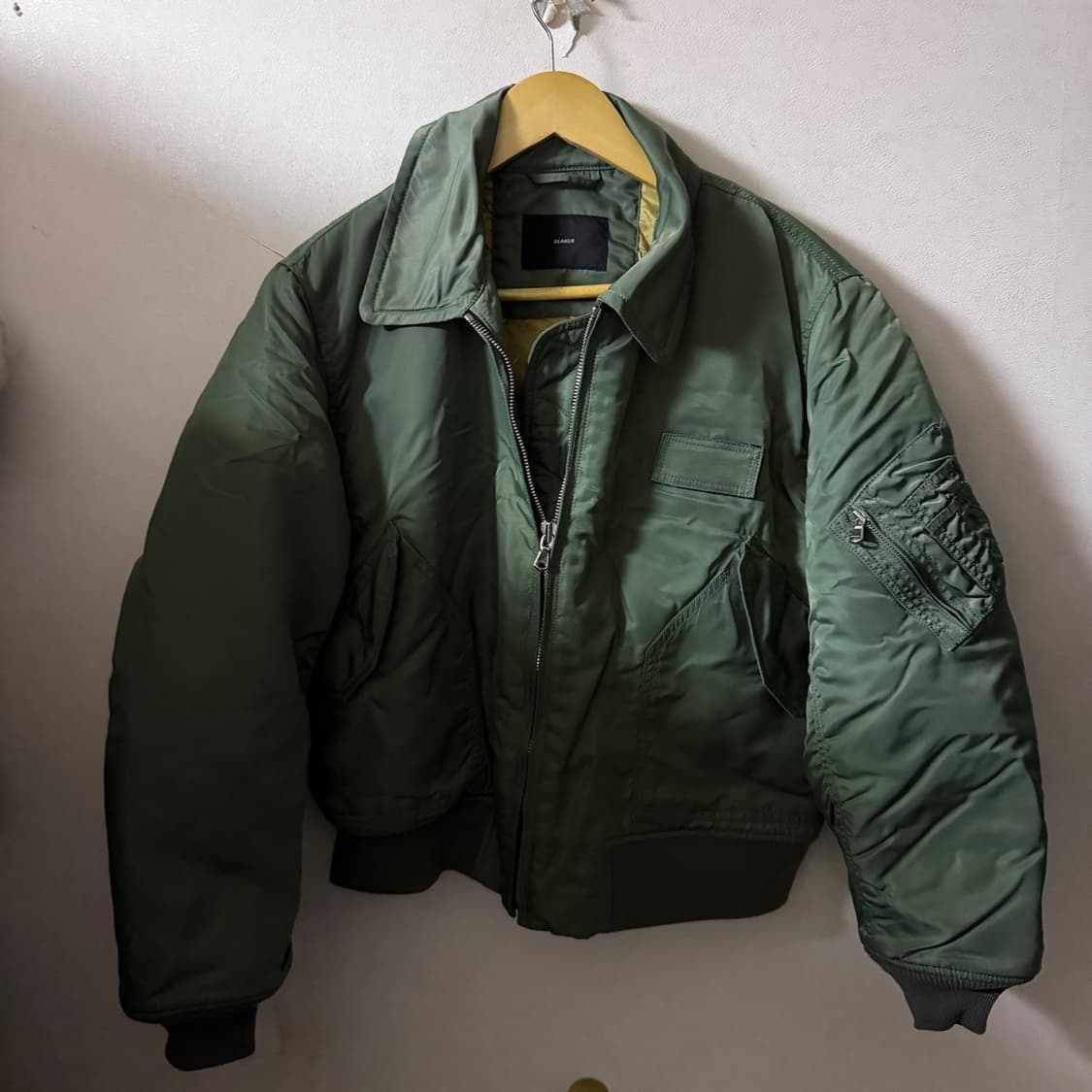 비이커 남녀공용 항공 점퍼 (여성 77, 남성 100정도) 상품이미지1