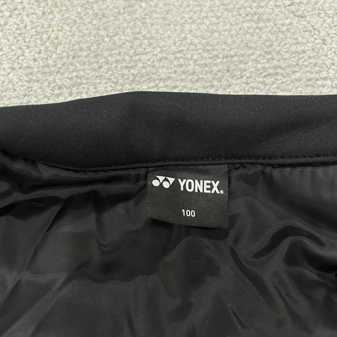 요넥스 블랙 패딩 자켓 100 상품이미지2