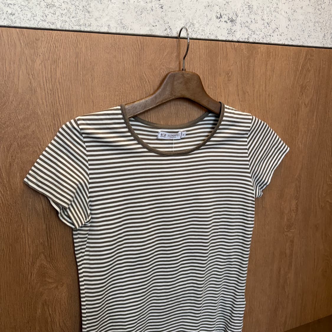 빈티지 라운드넥 코튼 반팔 티셔츠 스트라이프 패턴 디테일 브라운 상품이미지3