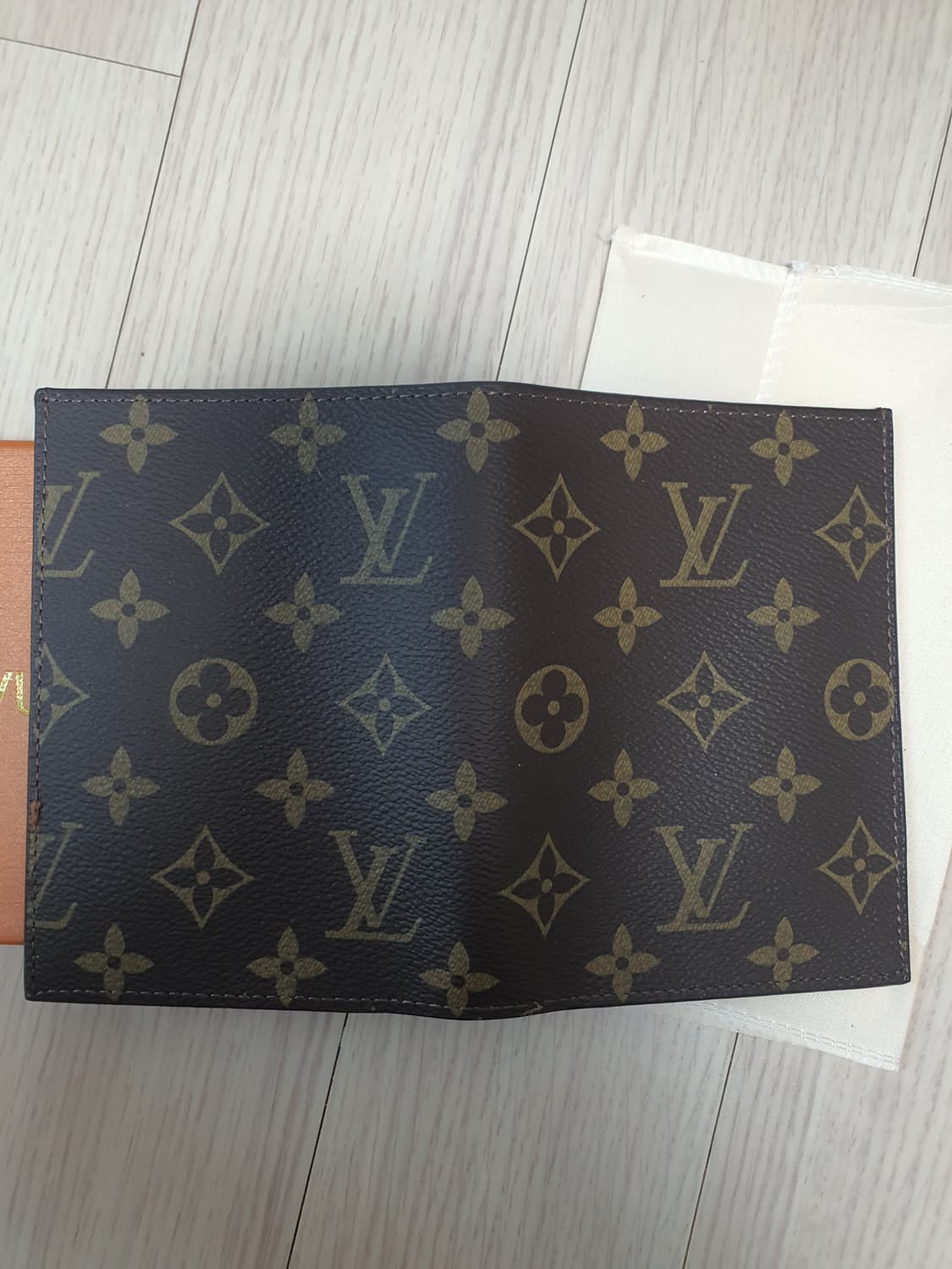 루이비통지갑 루이비통여권지갑 여권케이스 새상품 상품이미지3