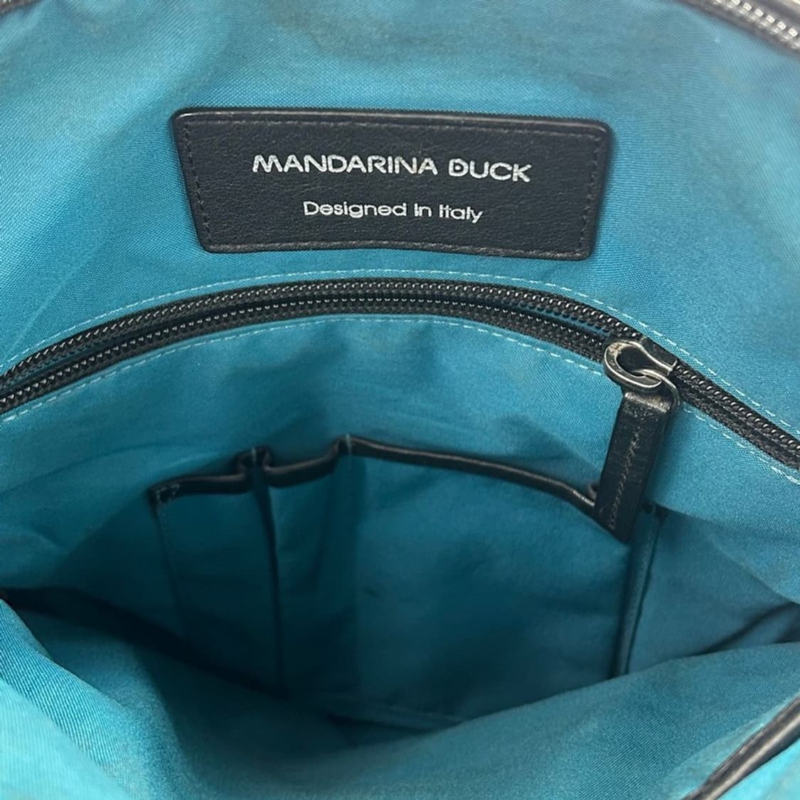 MANDARINA DUCK 레더 크로스백 블랙 상품이미지8