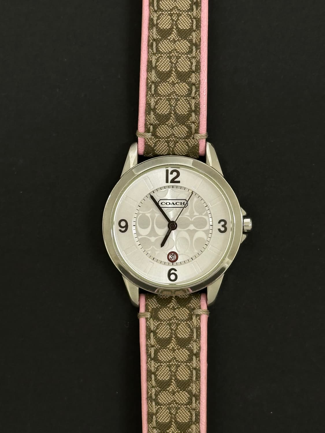 코치 시그니처 패턴 라운드 쿼츠 시계 상품이미지3