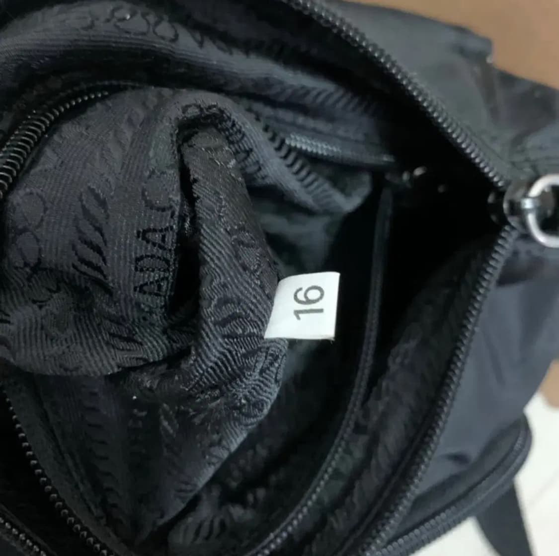 프라다 포코노 나일론 크로스백 상품이미지7