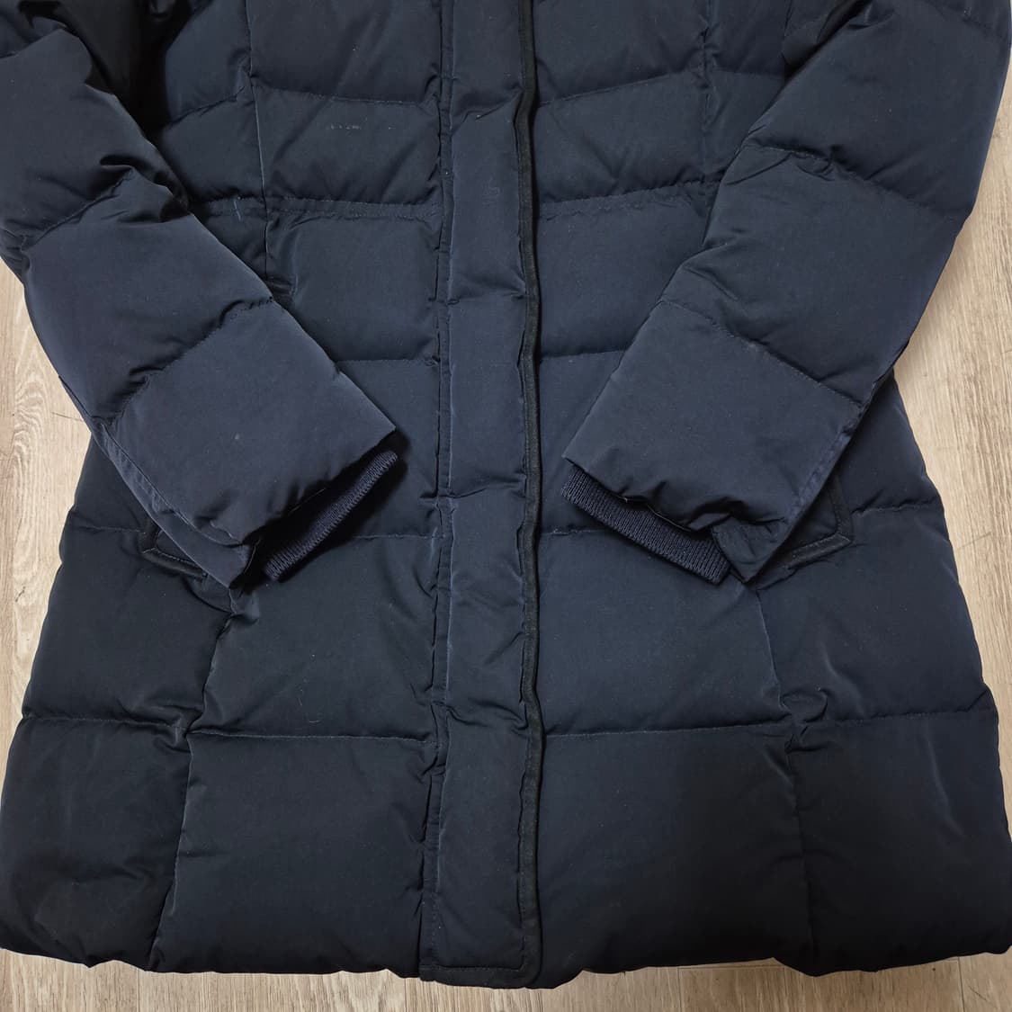 헤지스 여성 프리미엄 구스다운 세미 롱패딩 점퍼 XS(85) 상품이미지3