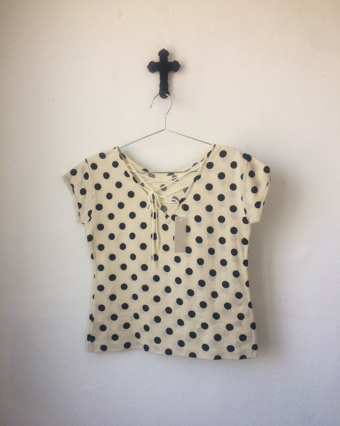 Lace up point dot pattern t shirt 상품이미지1