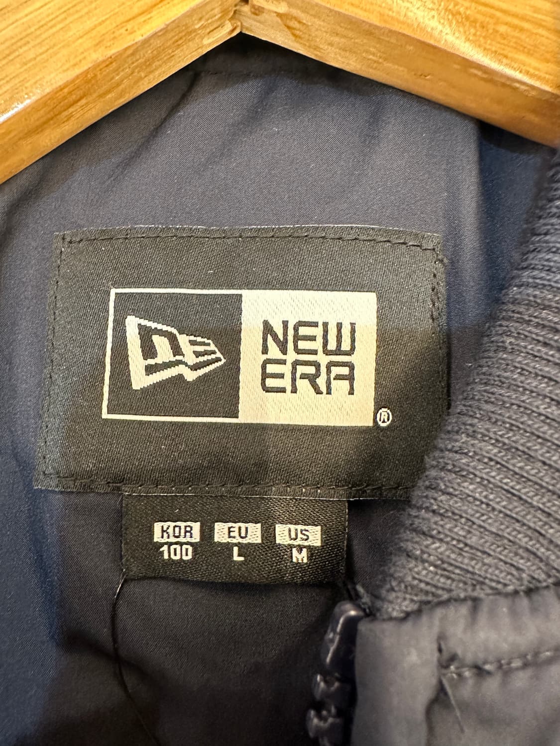 100) 뉴에라 LA 네이비 오리털 숏 패딩 점퍼 상품이미지3