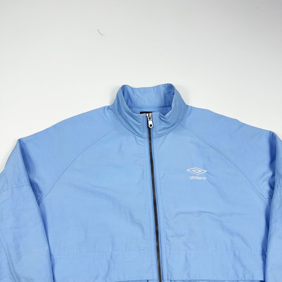 엄브로 백로고 자수 박시핏 바람막이  S 상품이미지3