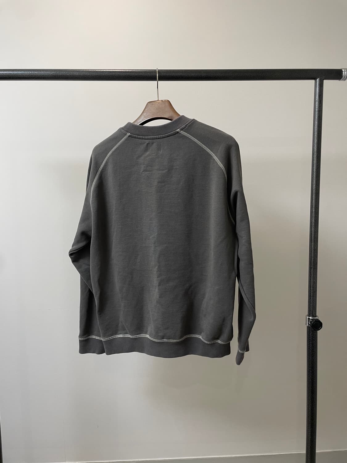 (M) Horlisun 홀리선 포켓 차콜 맨투맨 상품이미지3