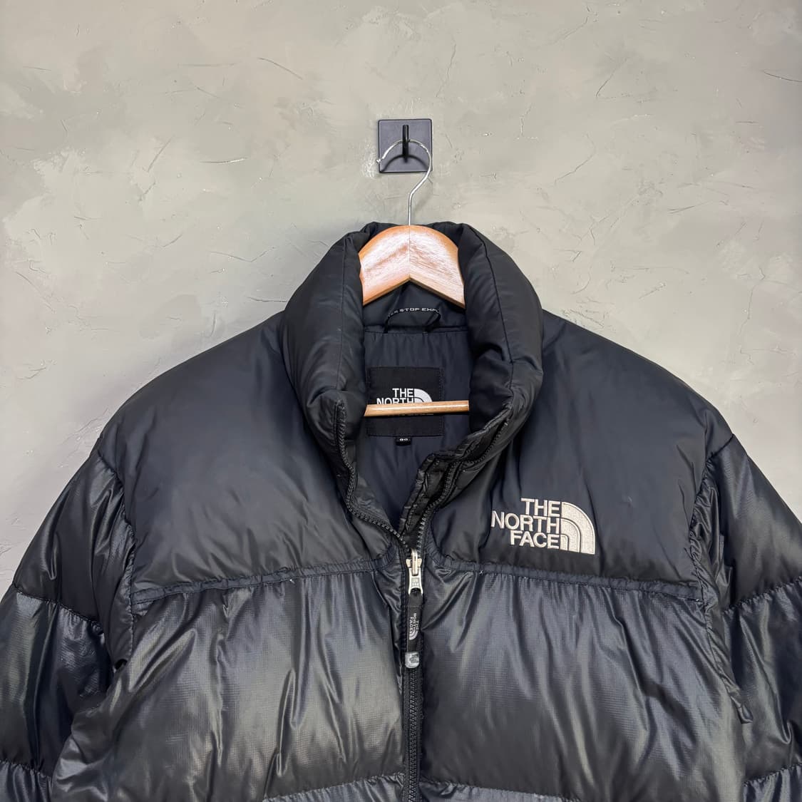 노스페이스 700 눕시 구스다운 패딩 블랙 상품이미지2