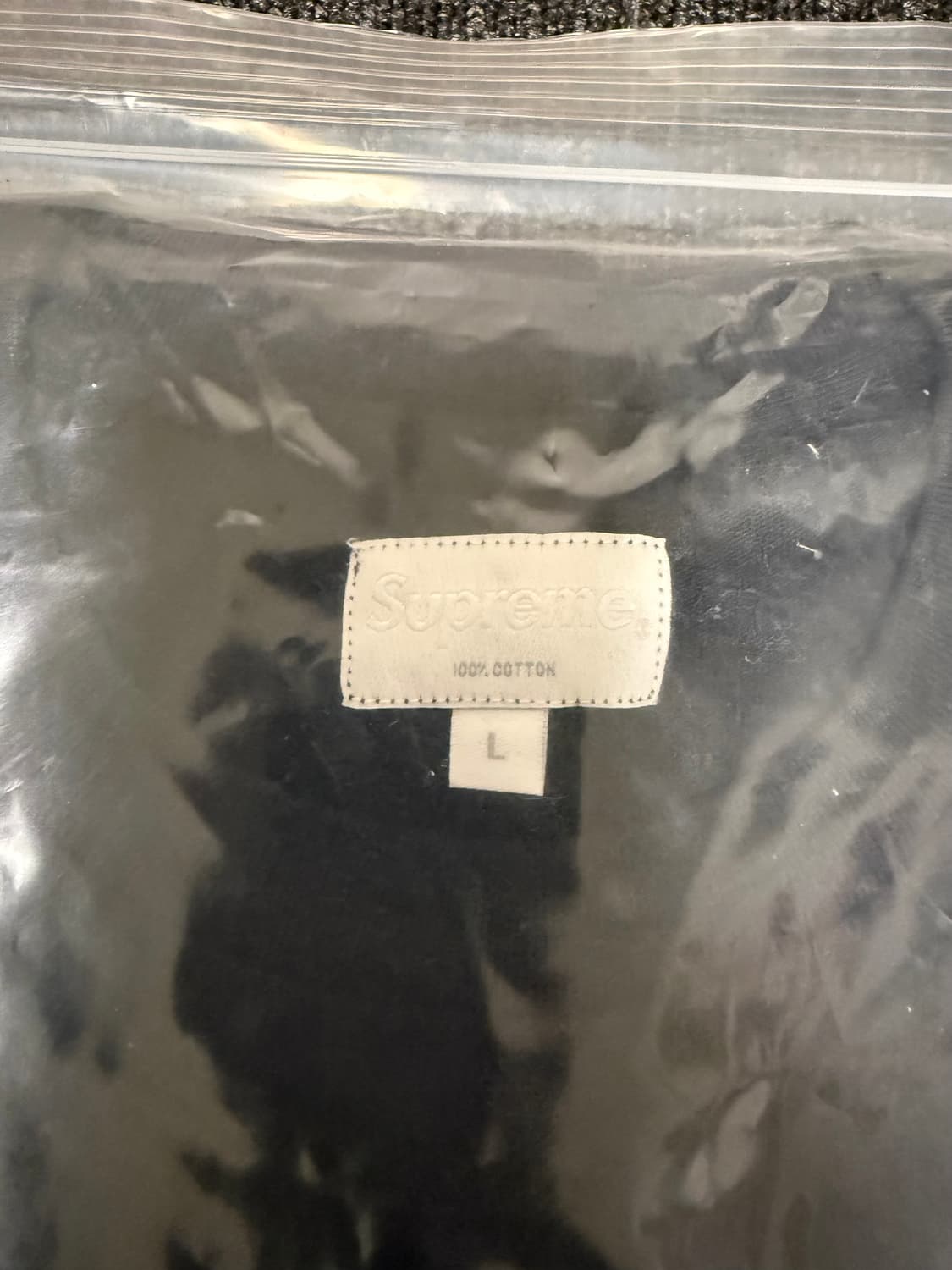 [L] 슈프림 버티컬 로고 반팔티 블랙 상품이미지2
