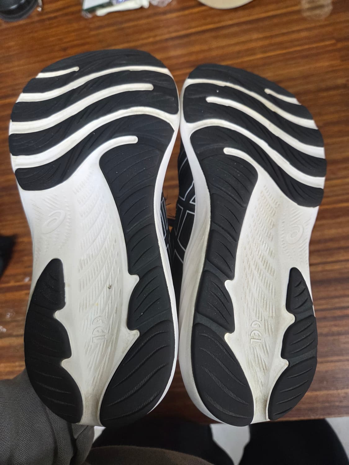 아식스 젤 컨텐드 9 러닝화 255 상품이미지6