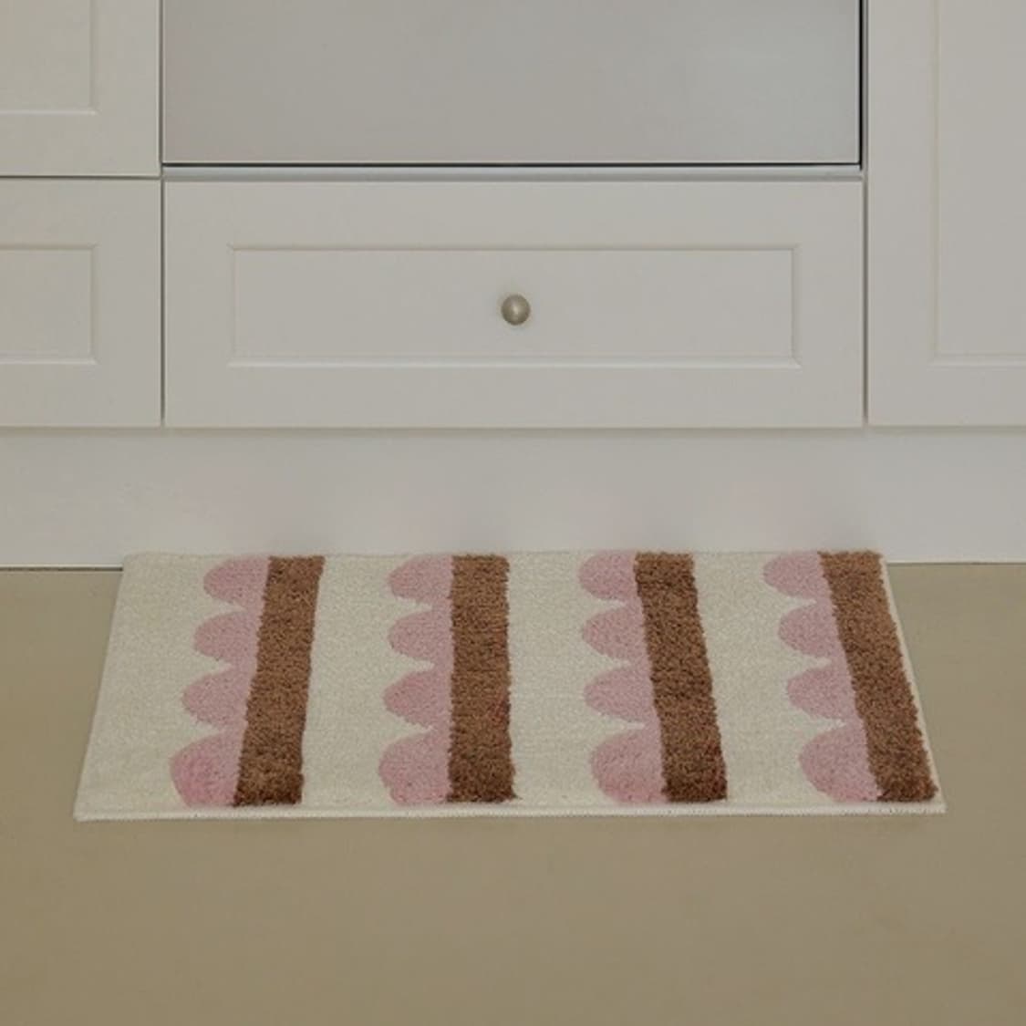 [새상품] 딸기크림 퐁당 케이크 러그 상품이미지3