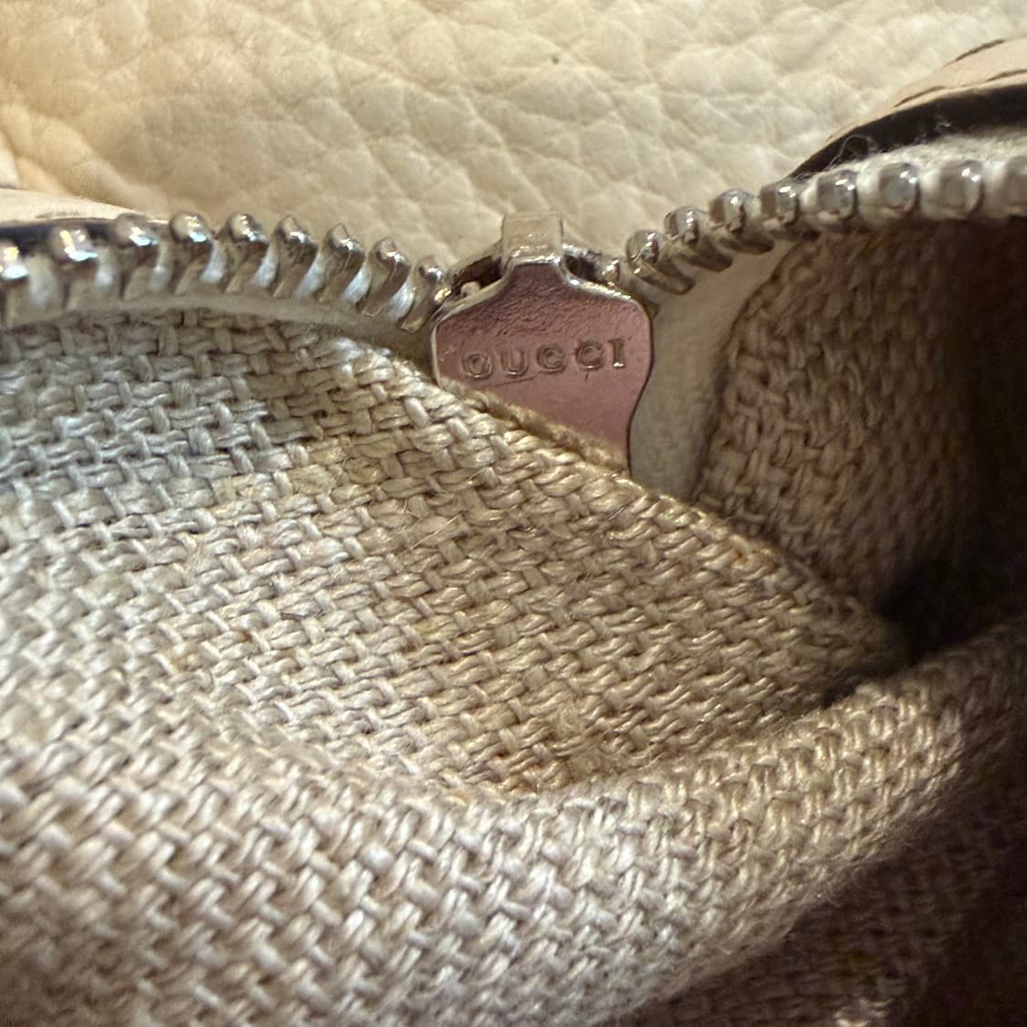 구찌 GG 캔버스 아이콘 비트 토트백 상품이미지4