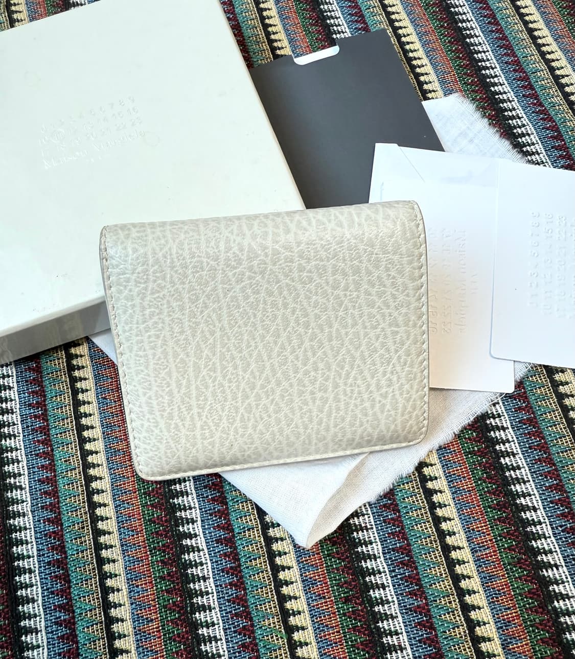 마르지엘라 화이트 반지갑 상품이미지2