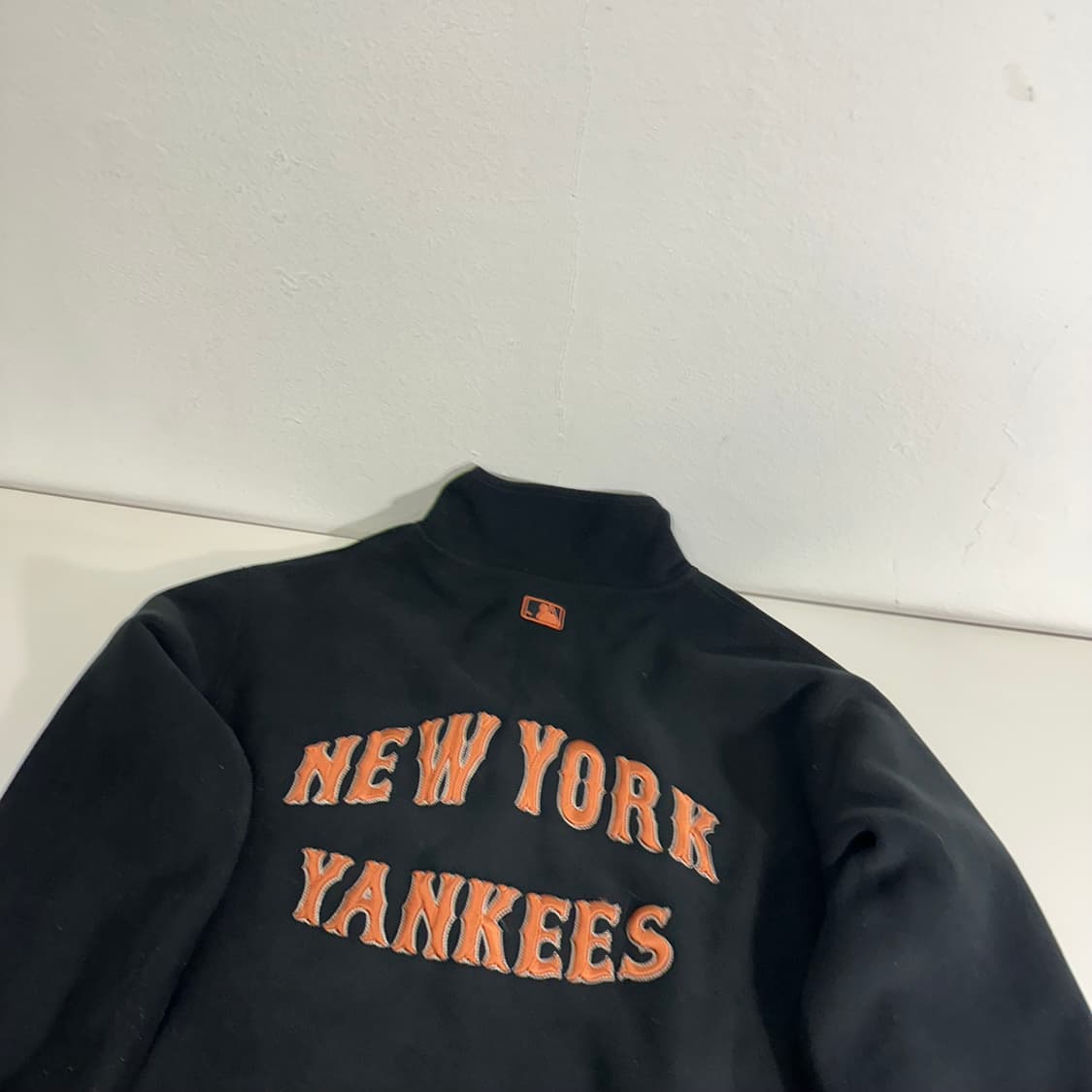 우먼FREE MLB 블랙 뉴욕양키스 후리스 반집업 맨투맨 상품이미지5