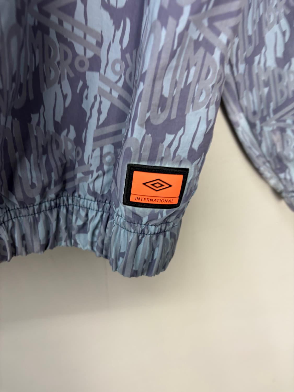 엄브로 스티릿 패턴 투웨이 올드스쿨 바람막이 자켓 A2795 상품이미지7