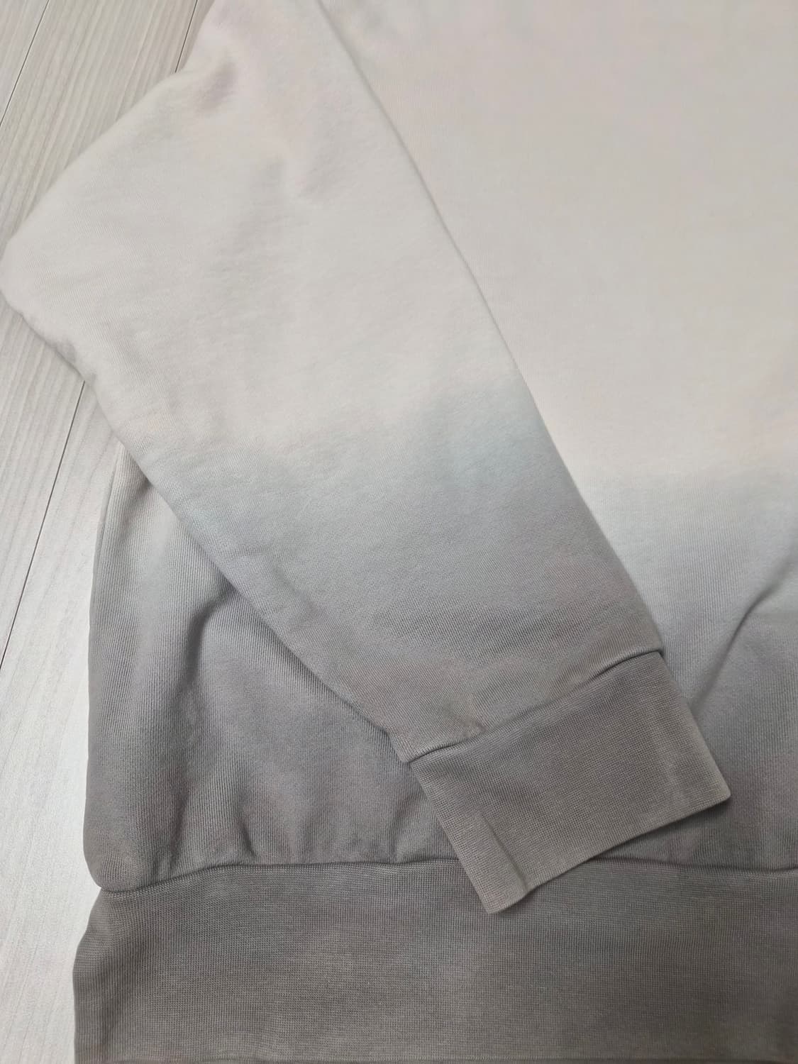 커스텀멜로우 새드스마일그라데이션 오버핏 맨투맨 M사이즈 상품이미지4