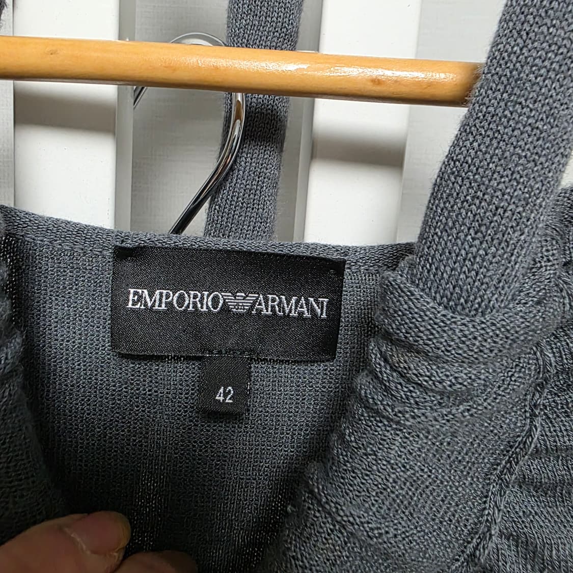 엠포리오 알마니 그레이 색상  홀더넥 긴팔 원피스 그레이 상품이미지6