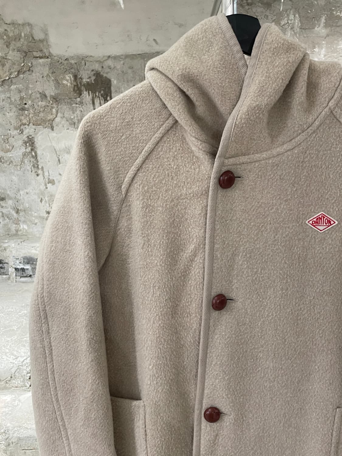 단톤 아이보리 체스넛 버튼 후디 울 코트    상품이미지2