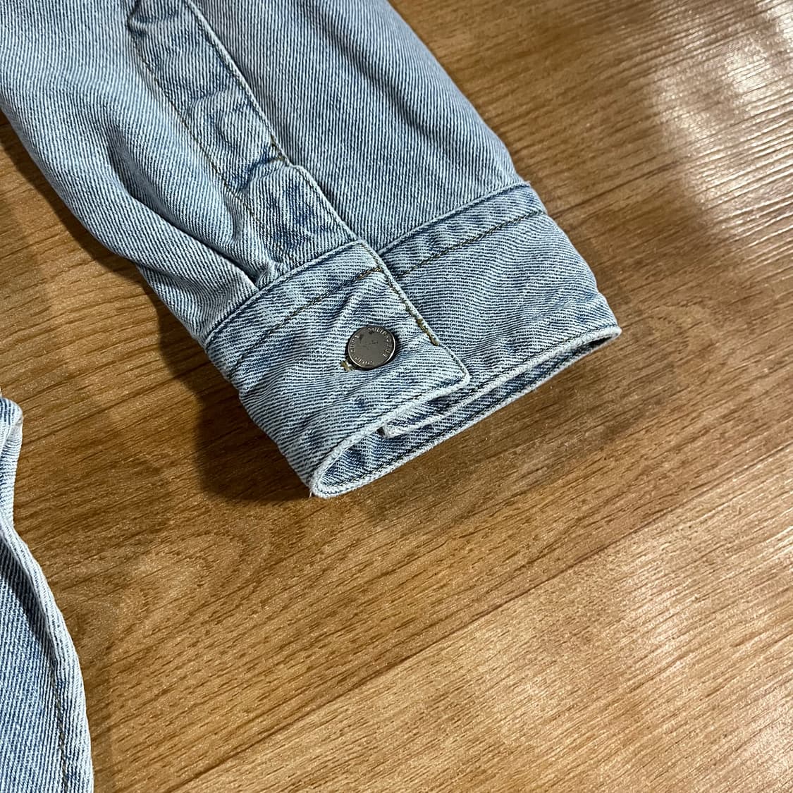 [110] 솔리드옴므 오버핏 데님셔츠 상품이미지5