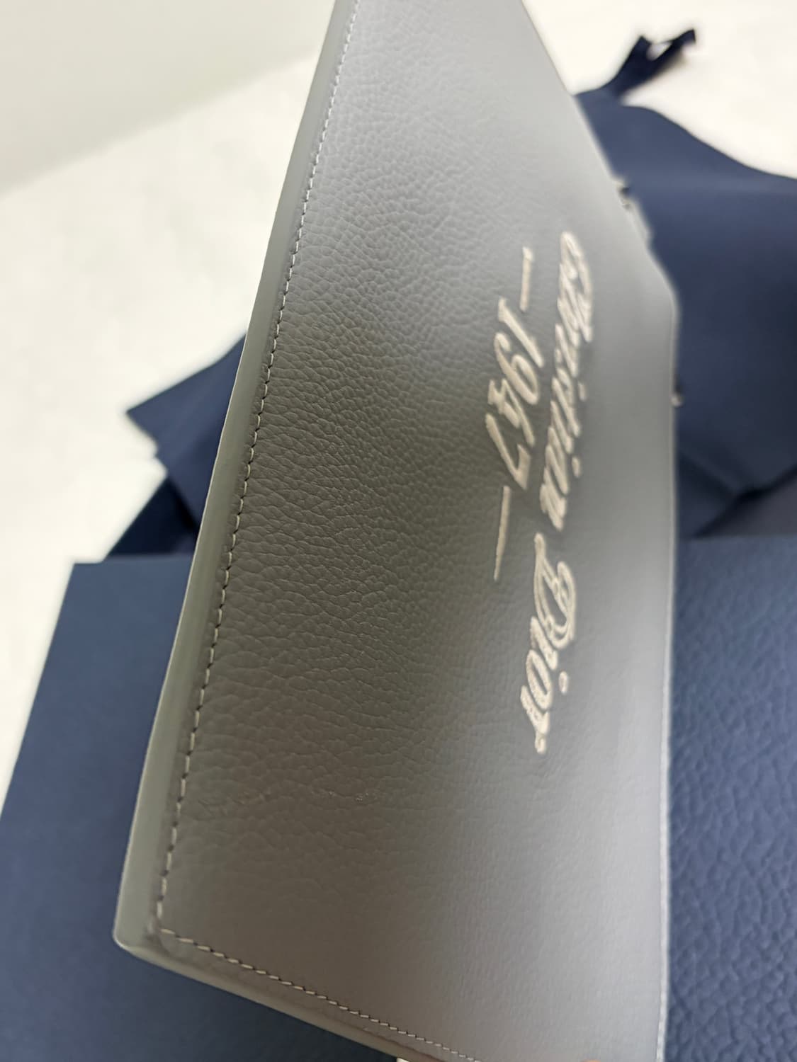 (미사용/풀구성) 디올 1947 클러치 A5 지퍼케이스 상품이미지3