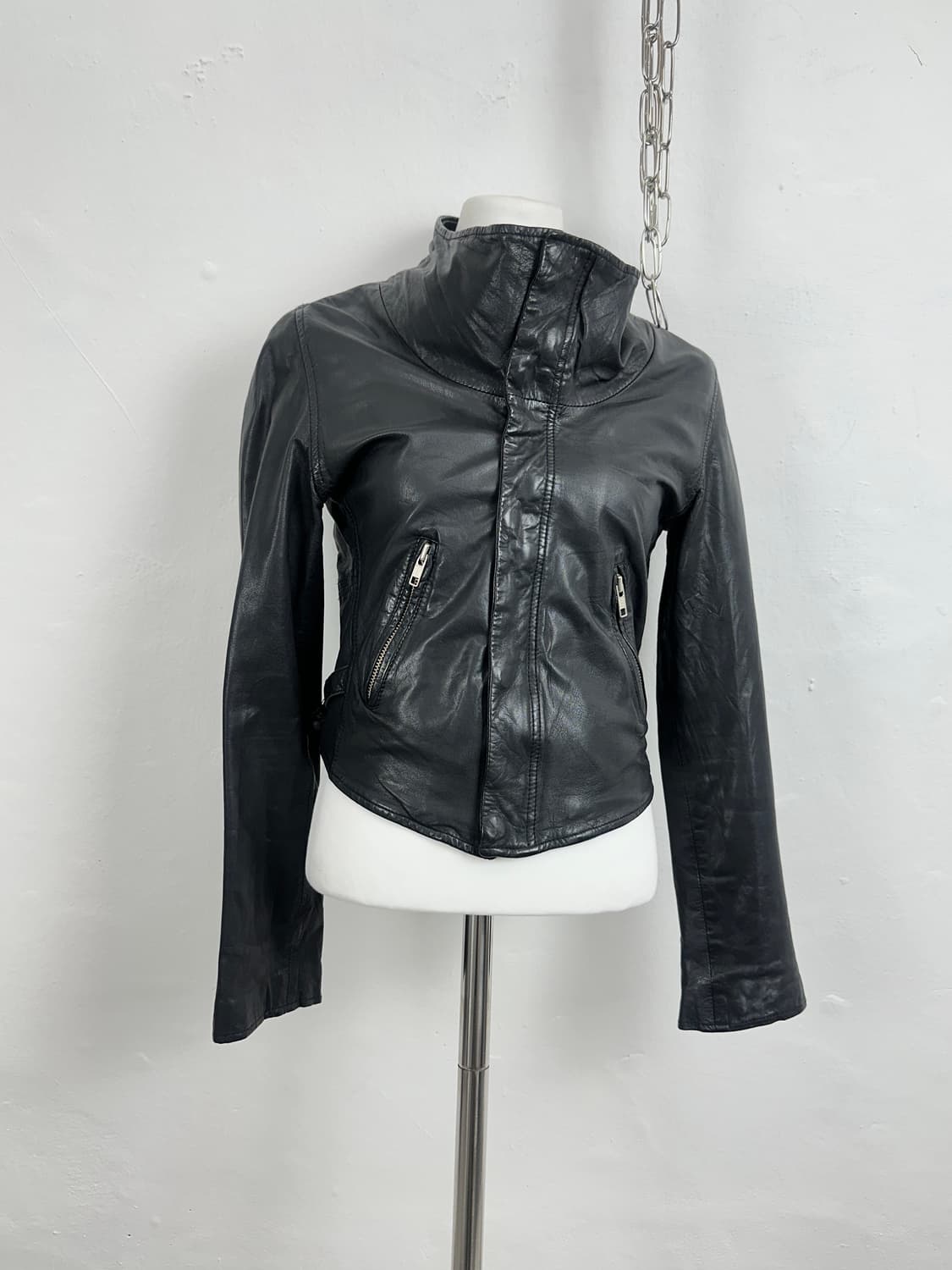 High-Neck Cropped Goatskin Jacket 상품이미지1